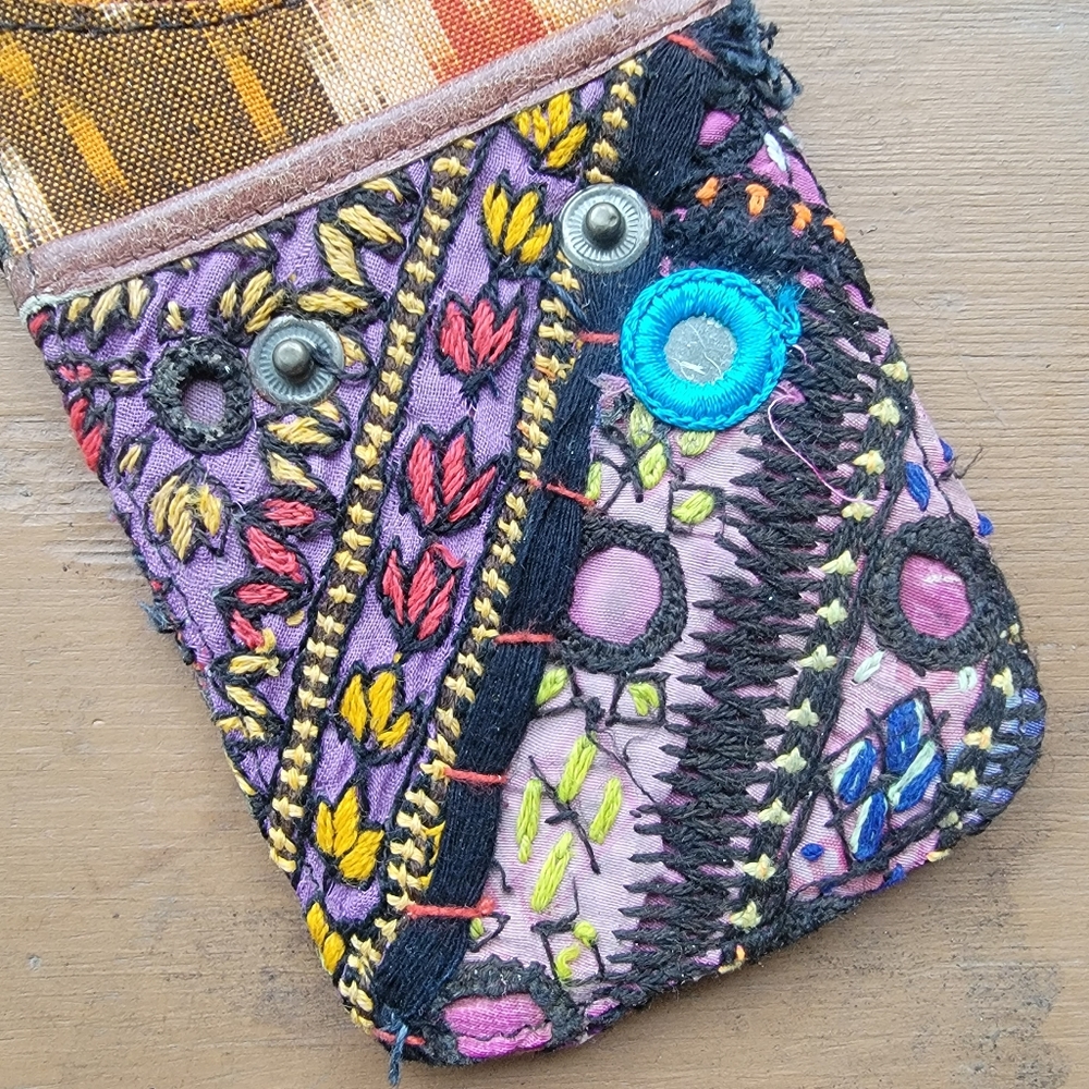 🌋👽 Free People Boho Embroidered Repurposed vtg banjara hippie Wallet card case - Picture 7 of 16